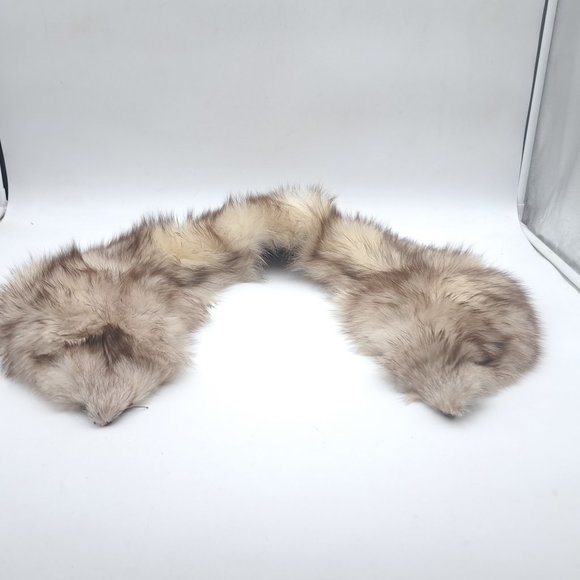 Vintage Wolf or Coyote Fur Stole - Picture 5 of 11